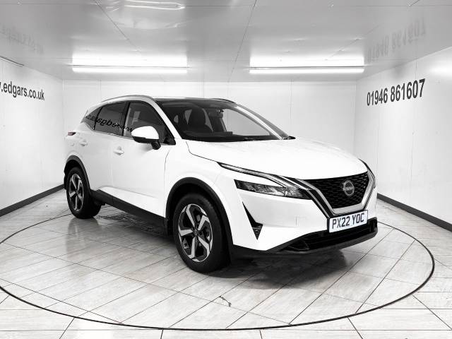 Nissan Qashqai 1.3 DiG-T MH 158 N-Connecta 5dr Hatchback Petrol White