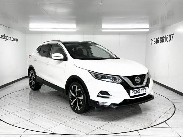 Nissan Qashqai 1.3 DiG-T Tekna 5dr Hatchback Petrol White