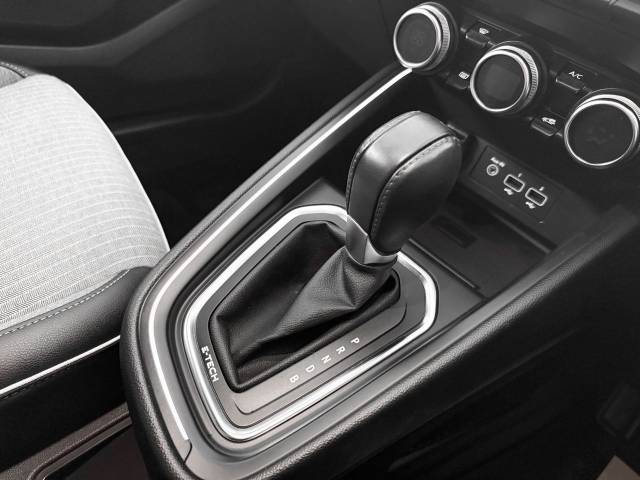 2022 Renault Clio 1.6 E-TECH Hybrid 140 Lutecia SE 5dr Auto