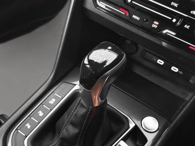 2021 Volkswagen Tiguan 2.0 TDI 4Motion R-Line 5dr DSG