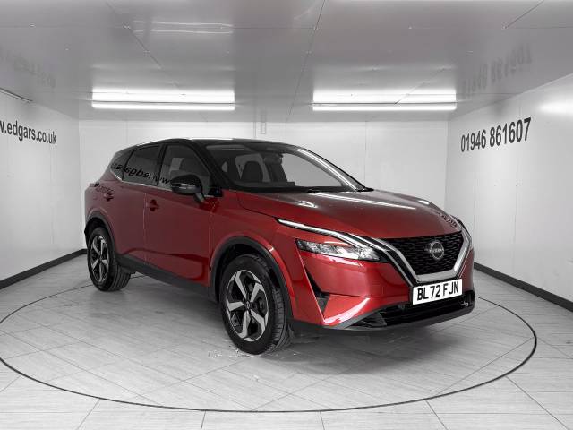 Nissan Qashqai 1.3 DiG-T MH N-Connecta 5dr Hatchback Petrol Red
