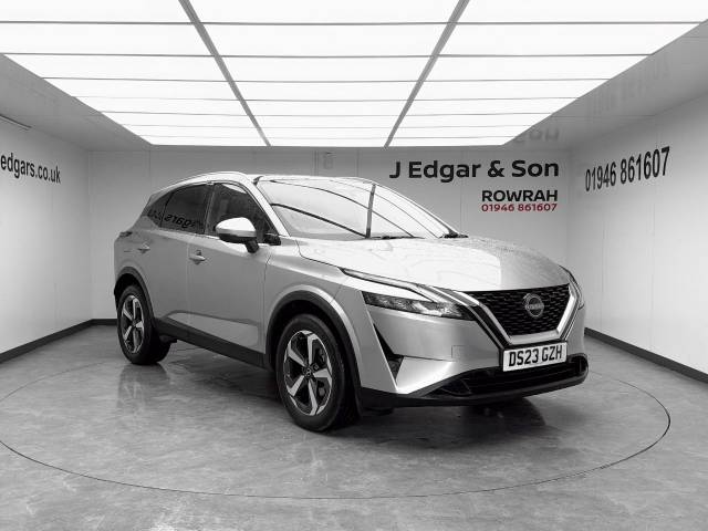 Nissan Qashqai 1.3 DiG-T MH N-Connecta 5dr Hatchback Petrol Silver